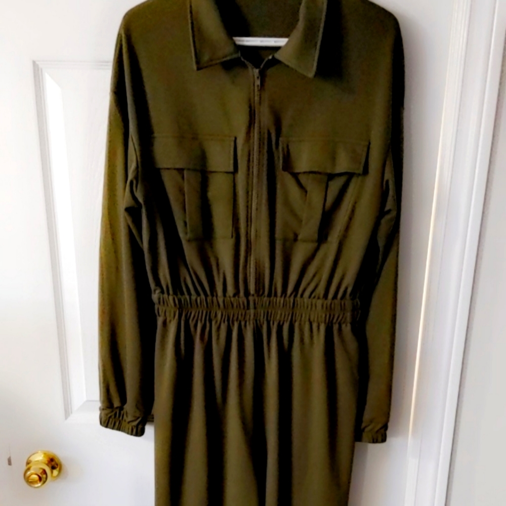 Army Green long-sleeve zipper front cuff foot jumpsuit size L)